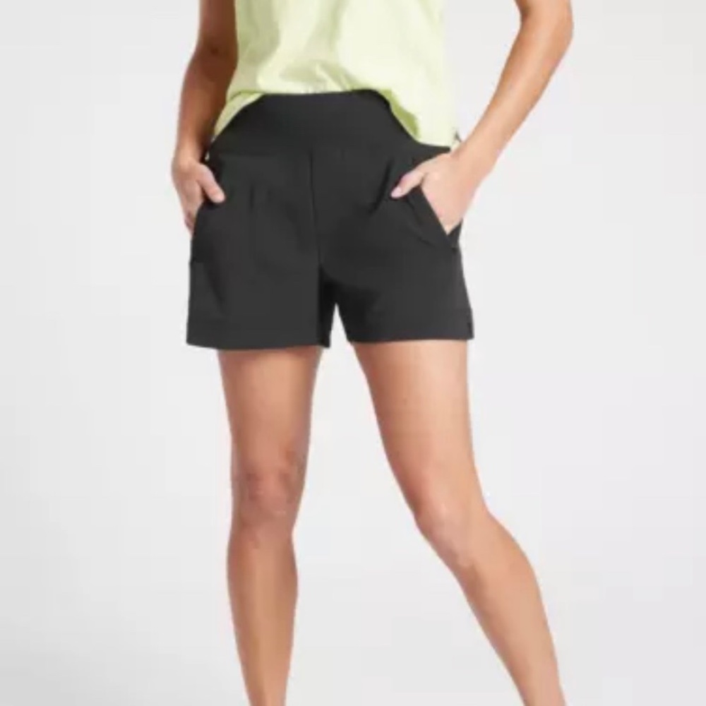 Athleta Trekkie North Short. Black. Size 8. NWOT.